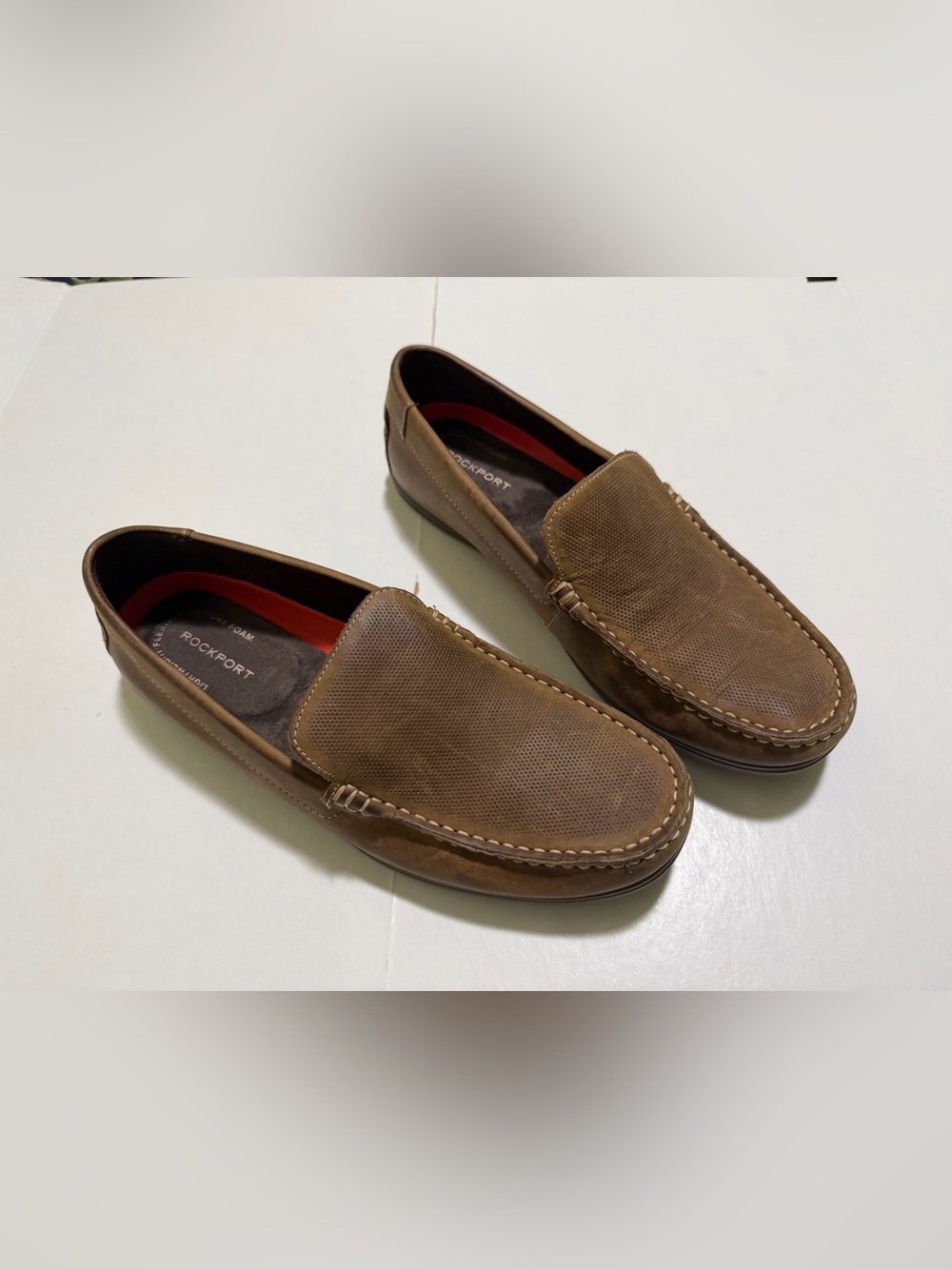 Rockport Men’s loafers sz 9M excellent condition.